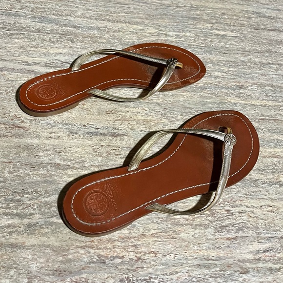 Tory Burch gold thong sandals - Picture 13 of 16